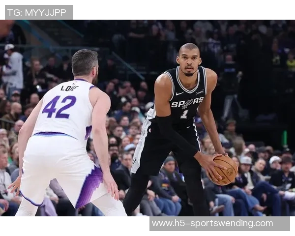 霍里调侃马刺首发五人表现福克斯正负值为负或成交易对象